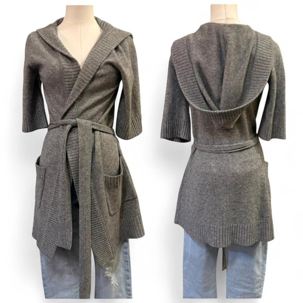 XS Banana Republic Soft Cozy Neutral Minimalist Timeless Capsule Wardrobe